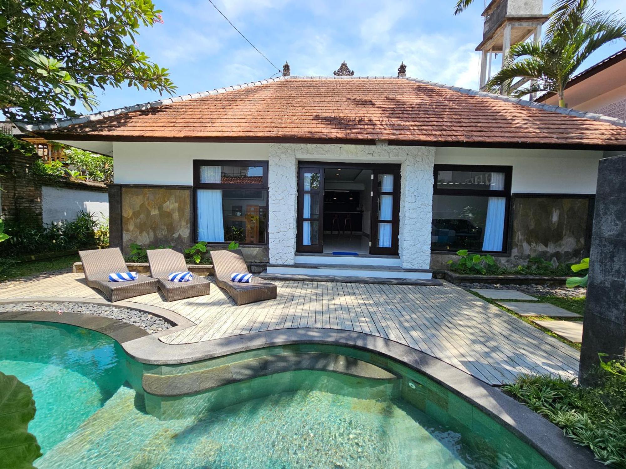 Chandi Hotel 3*
